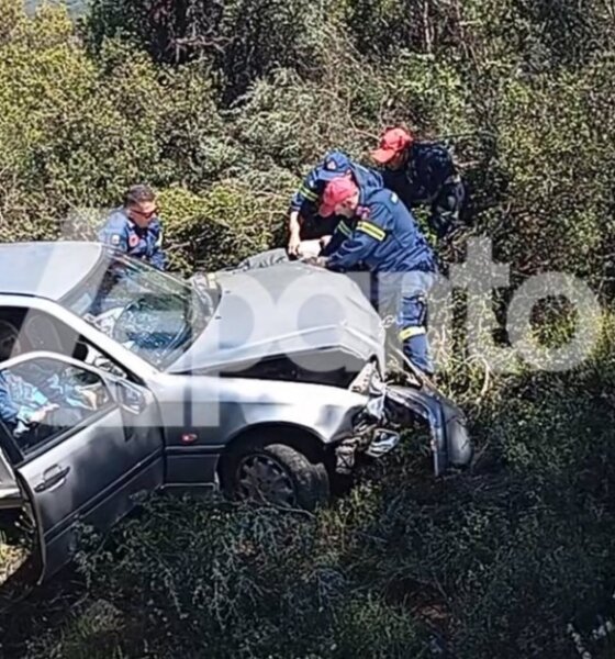 Ένα σοβαρό τροχαίο σημειώθηκε τη Δευτέρα, 18 Μαΐου 2026 στο Καστράκι Ναυπακτίας, δύο ηλικιωμένοι μεταφέρθηκαν στο Νοσοκομείο μετά τον απεγκλωβισμό τους.