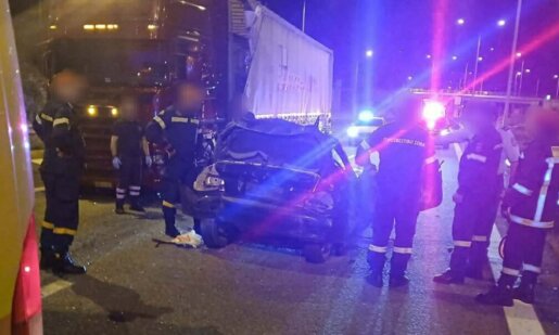 Θανατηφόρο τροχαίο σημειώθηκε στην Ιόνια Οδό στο ύψος του Κουβαρά με αποτέλεσμα ηλικιωμένος να χάσει τη ζωή του.
