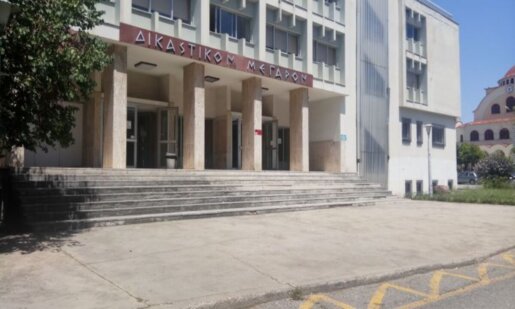 Στο Αγρίνιο και πιο συγκεκριμένα στο Τμήμα Μεταγωγών Αστυνομικής Διεύθυνσης Ακαρνανίας ένας νεαρός περίπου 24 ετών προκάλεσε φθορές και εξύβρισε Αξιωματικό.