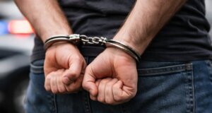 Η ΕΛ.ΑΣ. γνωστοποίησε πως τη Δευτέρα (22/06) εξαρθρώθηκε εγκληματική ομάδα που διακινούσε ναρκωτικά στο Αγρίνιο, σημειώθηκαν και τέσσερις συλλήψεις.