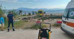 Στην Πλαζ της Πάτρας το πρωί της Παρασκευής (19/06) ένας 90χρονος ήταν σε απόγνωση κι όπως αναφέρουν λουόμενοι ήταν αποφασισμένος να πνιγεί.