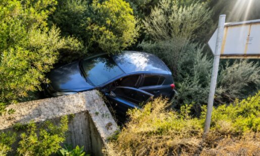 Γλίτωσε τα χειρότερα το πρωί της 24ης Ιουνίου ο 83χρονος οδηγός μετά το τροχαίο με εκτροπή του Ι.Χ. στην Εθνική Οδό Ναυπάκτου-Ιτέας.