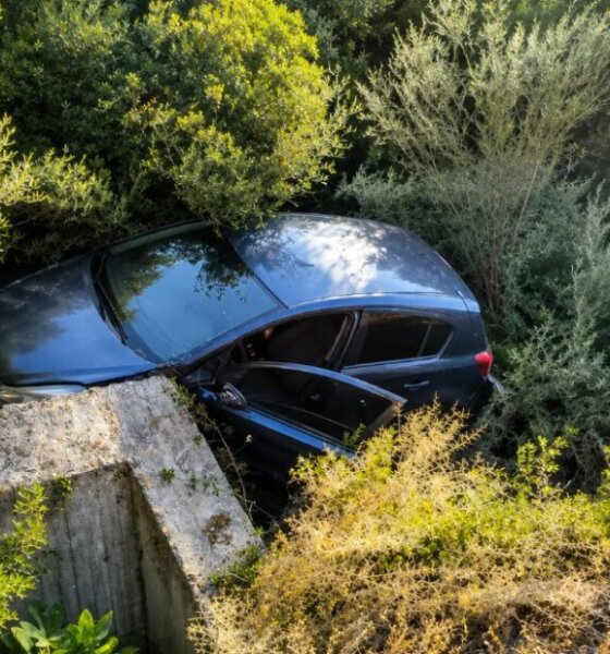 Γλίτωσε τα χειρότερα το πρωί της 24ης Ιουνίου ο 83χρονος οδηγός μετά το τροχαίο με εκτροπή του Ι.Χ. στην Εθνική Οδό Ναυπάκτου-Ιτέας.