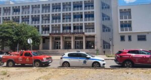Στην Εισαγγελία Πρωτοδικών Αγρινίου οδηγήθηκε το πρωί της 30ης Ιουνίου ο 50χρονος για τον εμπρησμό στην Παραβόλα, παραμένει κρατούμενος έως την ημέρα της Δίκης.