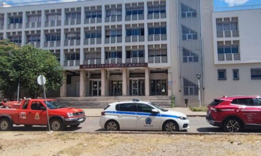 Στην Εισαγγελία Πρωτοδικών Αγρινίου οδηγήθηκε το πρωί της 30ης Ιουνίου ο 50χρονος για τον εμπρησμό στην Παραβόλα, παραμένει κρατούμενος έως την ημέρα της Δίκης.