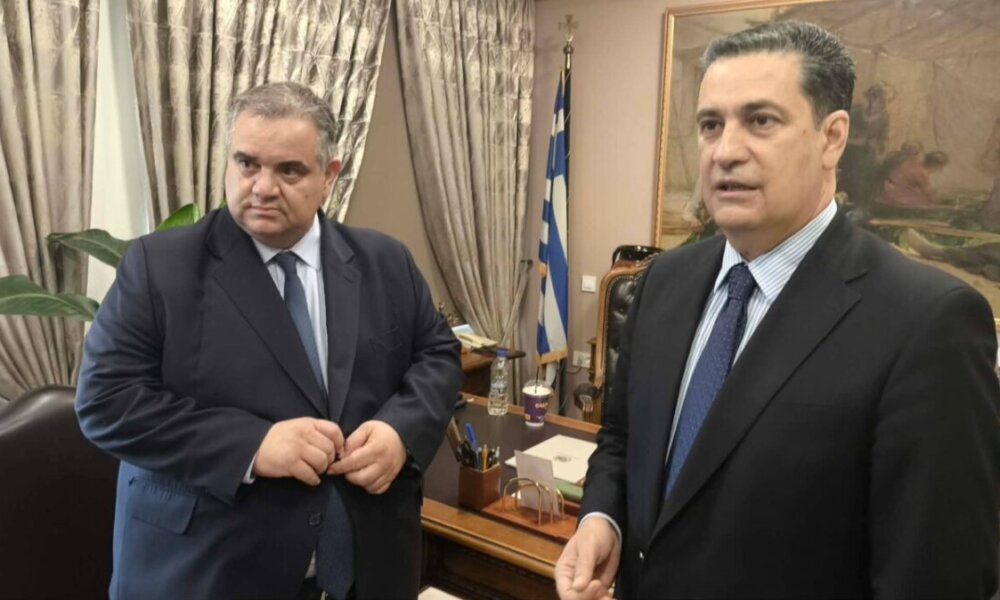 Ο Υφυπουργός Εσωτερικών, Βασίλης Σπανάκης, είχε συνάντηση νωρίς το απόγευμα της 18ης Ιουνίου με τον Γιώργο Παπαναστασίου στο Δημαρχείο Αγρινίου για όλα τα κρίσιμα ζητήματα.