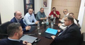Ο Υφυπουργός Εσωτερικών, Βασίλης Σπανάκης, μετά το ΤΕ.Ε. βρέθηκε στο Επιμελητήριο Αιτωλοακαρνανίας δίνοντας έμφαση στα Έργα Ανάπτυξης και τη Γραφειοκρατία.