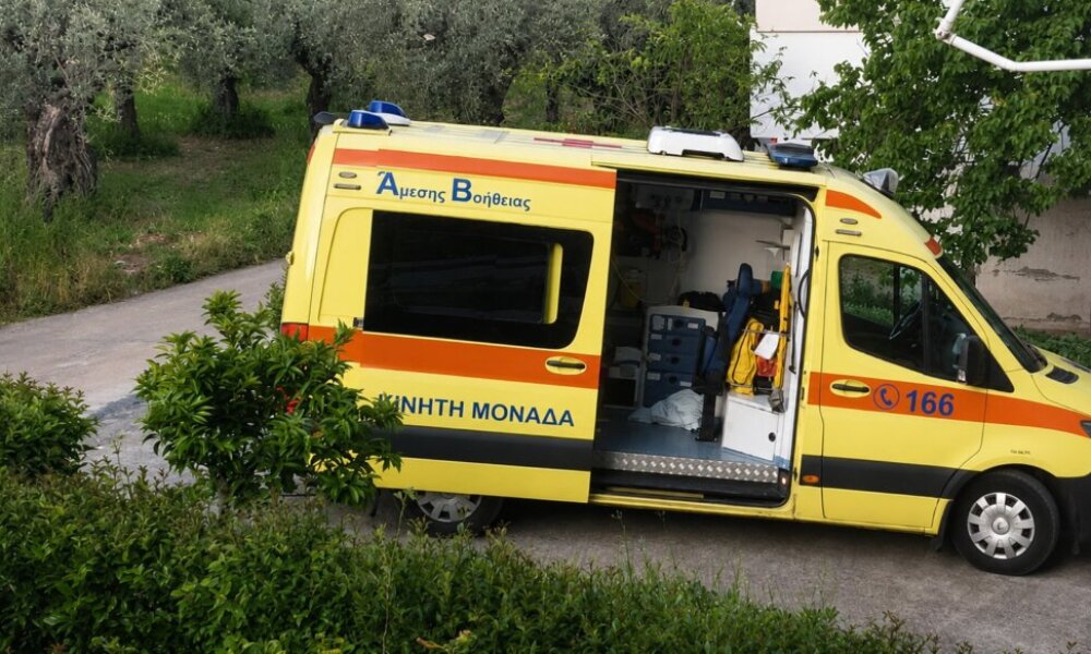 Στην περιοχή Άγιος Κωνσταντίνος Αγρινίου άπαντες είναι σοκαρισμένοι καθώς ένας ηλικιωμένος την Τρίτη (14/07) έχασε τη ζωή του πέφτοντας από τη σκεπή του σπιτιού του.