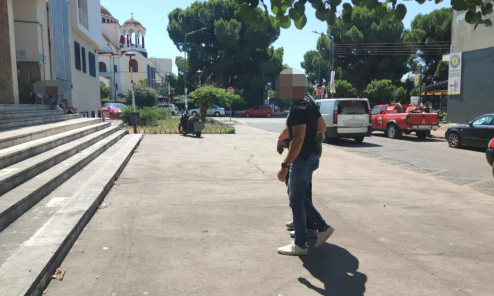Στο Δικαστικό Μέγαρο Αγρινίου δικάστηκε την 3η Ιουλίου ο εμπρηστής της Παραβόλας - Τέσσερις από τους 24 μήνες της ποινής φυλάκισης θα εκτίσει.