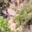 Στη Βόνιτσα όλοι πενθούν για την τραγωδία που σημειώθηκε στο Φαράγγι Νήσσας καθώς πριν από λίγο εντοπίστηκε η σορός του άντρα που αγνοούνταν.