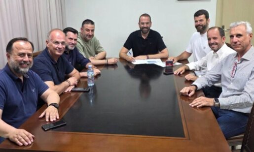 Ο Περιφερειάρχης Νεκτάριος Φαρμάκης υπέγραψε το πρωί της Παρασκευής, 03 Ιουλίου 2026 για την ενεργειακή βελτίωση και ανακαίνιση του Παπαστρατείου Μεγάρου Αγρινίου.