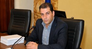 Ο Βασίλης Φωτάκης εξελέγη εκ νέου Πρόεδρος της Δημοτικής Επιτροπής Αγρινίου, με τον ίδιον να ευχαριστεί προσωπικά τον Δήμαρχο, Γιώργο Παπαναστασίου.