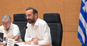 Η Περιφέρεια Δυτικής Ελλάδας σύμφωνα με τον Νεκτάριο Φαρμάκη «δεσμεύει» 1 εκ. ευρώ για τη μείωση του κομίστρου μετακίνησης των Φοιτητών.