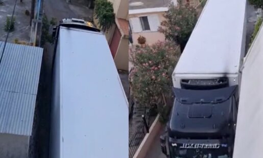 Στο Ξηροπήγαδο Ναυπακτίας κατά τις πρωινές ώρες της 31ης Ιουλίου ένας οδηγός νταλίκας εμπιστεύτηκε το GPS προκαλώντας κυκλοφοριακό κομφούζιο!