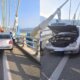 Στη Γέφυρα Ρίου-Αντιρρίου τη Δευτέρα (27/07) ένα Ι.Χ. αντιμετώπισε μηχανική βλάβη κι αυτό είχε ως αποτέλεσμα να βγάζει καπνούς.