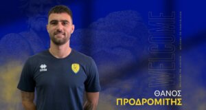 Ο Παναιτωλικός φέρνει στη Stoiximan SL1 2026-2027 τον Αγρινιώτη Θανάση Προδρομίτη, υπέγραψε για τα επόμενα 3 χρόνια και ανακοινώθηκε νωρίς το μεσημέρι της 13ης Ιουλίου.