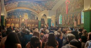 Στο Αγρίνιο από νωρίς το πρωί της Τετάρτης (01/07) πλήθος πιστών συμμετείχε στην Πανηγυρική Θεία Λειτουργία στο Εκκλησάκι των Αγίων Αναργύρων.