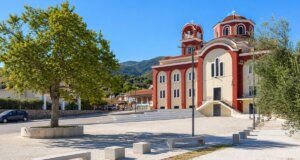 Ο Δήμος Ναυπακτίας έκανε γνωστό πως την Παρασκευή, 24 Ιουλίου 2026 και ώρα 20:30 εγκαινιάζεται η Πλατεία της Κάτω Δάφνης, ικανοποίηση από πλευράς Γκίζα.