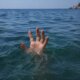 Μια νέα τραγωδία έλαβε χώρα την Τρίτη, 21 Ιουλίου 2026 στην Τουρλίδα Ιεράς Πόλεως Μεσολογγίου με μία γυναίκα από το Αγρίνιο -γύρω στα 60- να χάνει τη ζωή της.