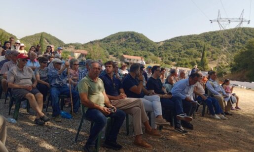 Ο Δήμος Αγρινίου ήταν και παραμένει κάθετα αντίθετος με το έργο στις Ραΐνες, για το λόγο αυτό το Σάββατο (18/07) εκπρόσωποι συμμετείχαν στη συγκέντρωση διαμαρτυρίας.