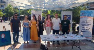 Δήμος Αγρινίου και Σ.Ε.Ε.Δ.Α. ανέδειξαν το πρωί της Πέμπτης, 16 Ιουλίου 2026 το έργο των Δομών Αστέγων με κοινή δράση, στην Πλατεία Δημοκρατίας.
