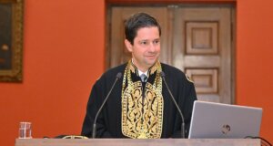 Ο Γεράσιμος Σιάσος αισθάνεται υπερήφανος και κοντά σε εκείνον κι όλοι εμείς - Ο Αγρινιώτης είναι ο νεότερος Πρύτανης που έχει εκλεγεί στη Σύνοδο Πρυτάνεων.