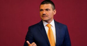 Ο Σπύρος Κωνσταντάρας προχώρησε σε μια συγκινητική ανάρτηση με αφορμή το πέρασμα πέντε χρόνων από την απώλεια του Βασίλη Τοκάκη, όμως το Θέρμο και η Χρυσοβίτσα δεν τον ξεχνά.
