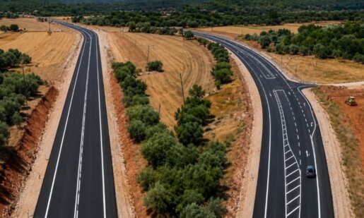 Ο Αθανάσιος Καββαδάς Υφυπουργός Αγροτικής Ανάπτυξης και Τροφίμων και Βουλευτής Λευκάδας στάθηκε στο γεγονός πως δόθηκε στην κυκλοφορία το τελευταίο τμήμα του δρόμου από τον Άγιο Νικόλαο προς τη Βόνιτσα.