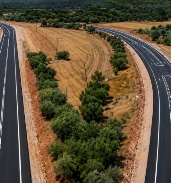 Ο Αθανάσιος Καββαδάς Υφυπουργός Αγροτικής Ανάπτυξης και Τροφίμων και Βουλευτής Λευκάδας στάθηκε στο γεγονός πως δόθηκε στην κυκλοφορία το τελευταίο τμήμα του δρόμου από τον Άγιο Νικόλαο προς τη Βόνιτσα.