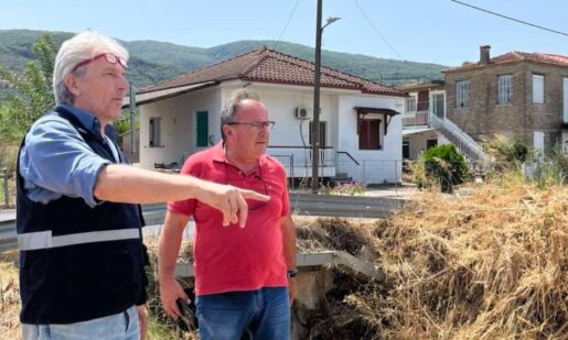 Στο Ζευγαράκι Μακρυνείας κατά τις μεσημεριανές ώρες της 27ης Αυγούστου είχαμε την επίβλεψη εργασιών καθαρισμού ρέματος από την Πολιτική Προστασία της Περιφέρειας.