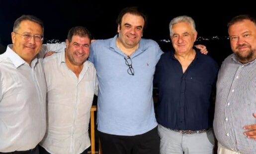 Ο Υπουργός Κυριάκος Πιερρακάκης προτίμησε να γιορτάσει τα 43α γενέθλιά του στην Πάλαιρο Αιτωλοακαρνανίας κι όχι στην Αθήνα ή σε κάποιο Νησί της Ελλάδας.