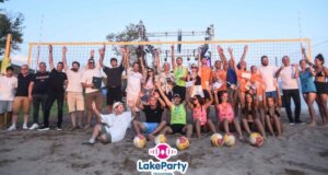 Στη Λίμνη Τριχωνίδα στο πλαίσιο του «Lake Party Trichonida 2026» ολοκληρώθηκε το 15ο Lake Volley με ρεκόρ συμμετοχών και δυνατές αθλητικές αναμετρήσεις,