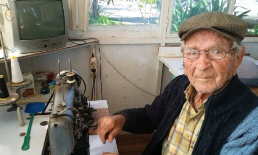 Ο Ιωάννης Παπαευθυμίου του Ιωάννη ήταν ο τελευταίος ράφτης στη Λεπενού Αγρινίου και άπαντες πενθούν στο άκουσμα της θλιβερής είδησης.
