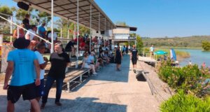 Ο Αντιδήμαρχος Αγρινίου Μίμης Σκορδόπουλος το πρωί της 21ης Αυγούστου βρέθηκε στη Λίμνη Στράτου για το Πανευρωπαϊκό Πρωτάθλημα Θαλάσσιου Σκι Νέων U14 και U17.