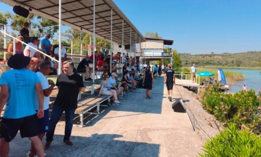 Ο Αντιδήμαρχος Αγρινίου Μίμης Σκορδόπουλος το πρωί της 21ης Αυγούστου βρέθηκε στη Λίμνη Στράτου για το Πανευρωπαϊκό Πρωτάθλημα Θαλάσσιου Σκι Νέων U14 και U17.
