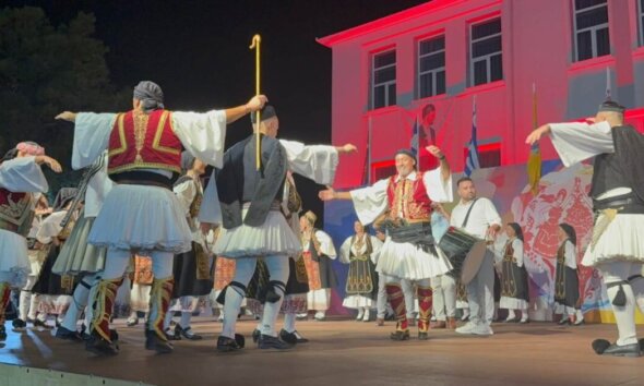 Στη Γέφυρα Θεσσαλονίκης για το 18ο Διεθνές Φεστιβάλ Παραδοσιακών Χορών βρέθηκε για ένα διήμερο γεμάτο μουσική και χορό το Χορευτικό Τμήμα του Δήμου Αγρινίου.
