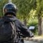 Ένα σοκαριστικό τροχαίο σημειώθηκε την Τετάρτη (09/09) στο Μεσολόγγι όπου ένας 14χρονος παρέσυρε και τραυμάτισε μητέρα με παιδιά σε καροτσάκι και εξαφανίστηκε.