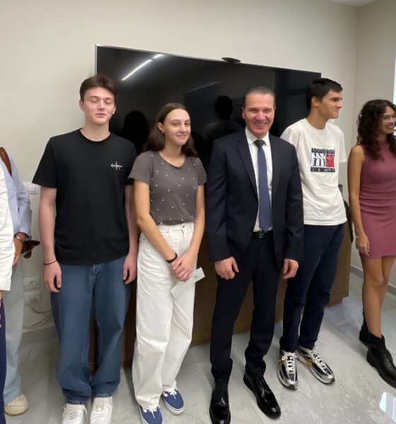 Η Ένωση Αγρινίου πρόσφερε χρηματικά έπαθλα 1.500 ευρώ σε αριστεύσαντες της Αιτωλοακαρνανίας στηρίζοντας την Εκπαίδευση και τους Νέους των αγροτικών περιοχών.