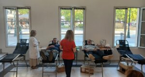 Στο Παπαστράτειο Μέγαρο Αγρινίου άρχισε με ελπιδοφόρα συμμετοχή το πρωί της Παρασκευής, 18 Σεπτεμβρίου 2026 η Εθελοντική Αιμοδοσία και θα διαρκέσει έως τις 14:30 το μεσημέρι.