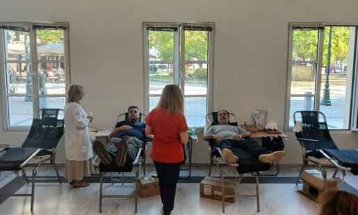 Στο Παπαστράτειο Μέγαρο Αγρινίου άρχισε με ελπιδοφόρα συμμετοχή το πρωί της Παρασκευής, 18 Σεπτεμβρίου 2026 η Εθελοντική Αιμοδοσία και θα διαρκέσει έως τις 14:30 το μεσημέρι.