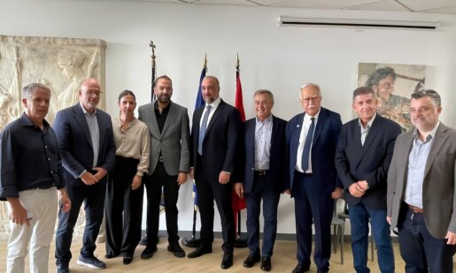 Στην Κίνα η Περιφέρεια Δυτικής Ελλάδας, με τον Νεκτάριο Φαρμάκη και Δημάρχους να ξεκινούν στη Σαγκάη θεσμικές επαφές για επενδύσεις και συνεργασίες.