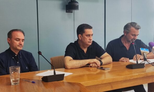 Ο Δήμαρχος Γιώργος Παπαναστασίου στο πλαίσιο της Συνέντευξης Τύπου για τον απολογισμό του ΔΗ.ΠΕ.ΘΕ. Αγρινίου τόνισε πως θα πρέπει να βρούμε τρόπο να συνεχίσει ο Λευτέρης Γιοβανίδης.