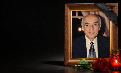 Ο Λάμπρος Κωστόπουλος του Βασίλειου άφησε την τελευταία του πνοή και το Αγρίνιο πενθεί για τον συνταξιούχο Δάσκαλο και πατέρα του Διευθυντή του 1ου Δημοτικού.
