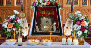 Ο Ιερός Ναός Αγίας Βαρβάρας Αγρινίου δέχθηκε πλήθος πιστών την 6η Σεπτεμβρίου για την μεταφορά της Ιεράς Εικόνας της Παναγίας Γιάτρισσας και την Τέλεση Ευχέλαιου.
