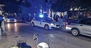 Τροχαίο ατύχημα σημειώθηκε αργά το απόγευμα της 8ης Σεπτεμβρίου στην Πλατεία Ειρήνης Αγρινίου και το περίεργο της υπόθεσης είναι πως ο τραυματίας του δίκυκλου έγινε... καπνός!