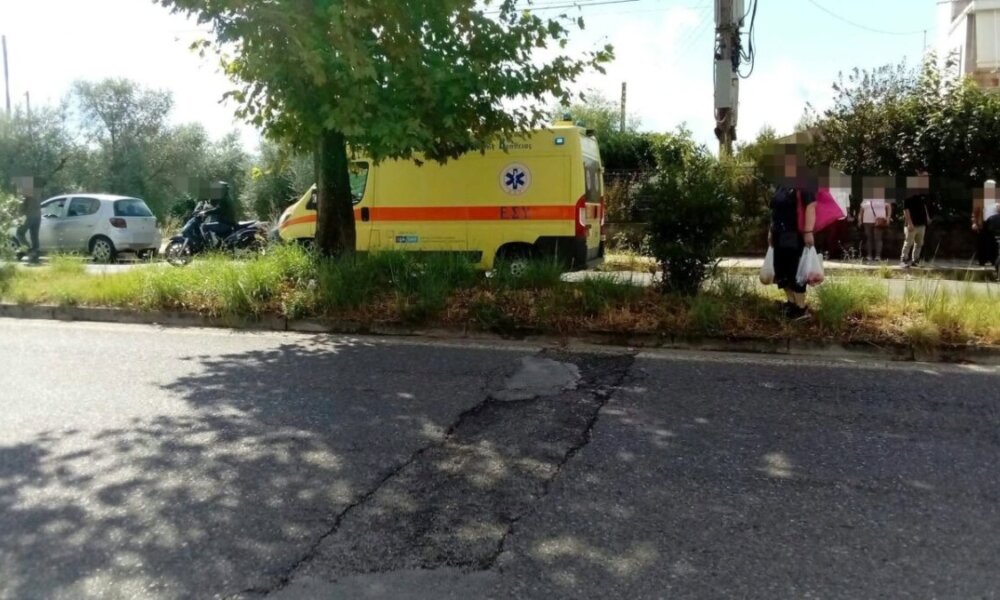 Στις Εργατικές Κατοικίες Αγίας Βαρβάρας Αγρινίου γύρω στις 12 το μεσημέρι του Σαββάτου (26/09) ένας δικυκλιστής μεταφέρθηκε στο Νοσοκομείο μετά από τροχαίο.
