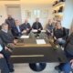 Ο Αγρινιώτης Περιφερειάρχης, Νεκτάριος Φαρμάκης, υπέγραψε τις συμβάσεις για τη μείωση κατά 50% και πλέον του κόστους των φοιτητών στη Δυτική Ελλάδα.