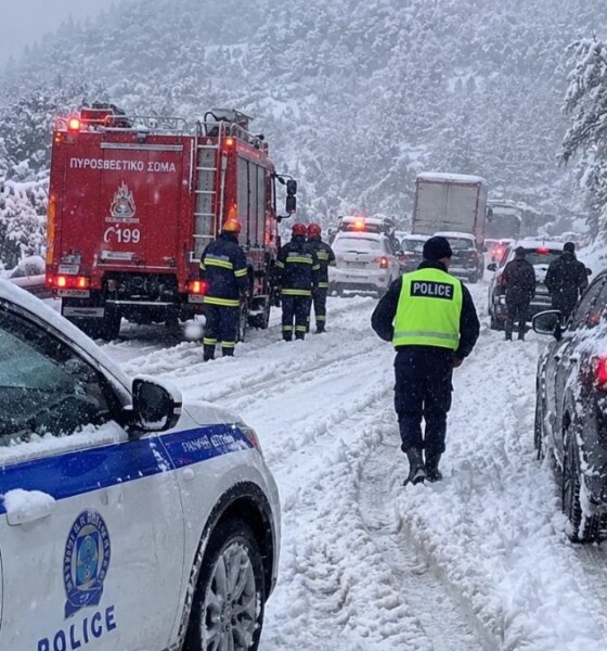Στη Λάλκα Ναυπακτίας ανήμερα της 28ης Οκτωβρίου 2026 σημειώθηκε εγκλωβισμός οδηγών λόγω... χιονόπτωσης με αποτέλσμα να δημιουργηθεί πρόβλημα.