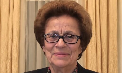 Η Λαμπρινή Ζούκα, χήρα Αθανασίου, άφησε την τελευταία της πνοή σε ηλικία 88 ετών - Στο Κεφαλόβρυσο είπαν το τελευταίο «αντίο» στην πεθερά του Κώστα Λύρου.