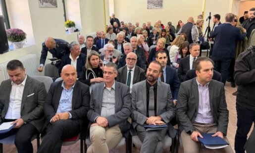 Ο Αγρινιώτης Περιφερειάρχης, Νεκτάριος Φαρμάκης, τοποθετήθηκε με αφορμή την απόσταση από τα αστικά κέντρα και πως αυτό δεν πρέπει να σημαίνει και απόσταση από τις ευκαιρίες.
